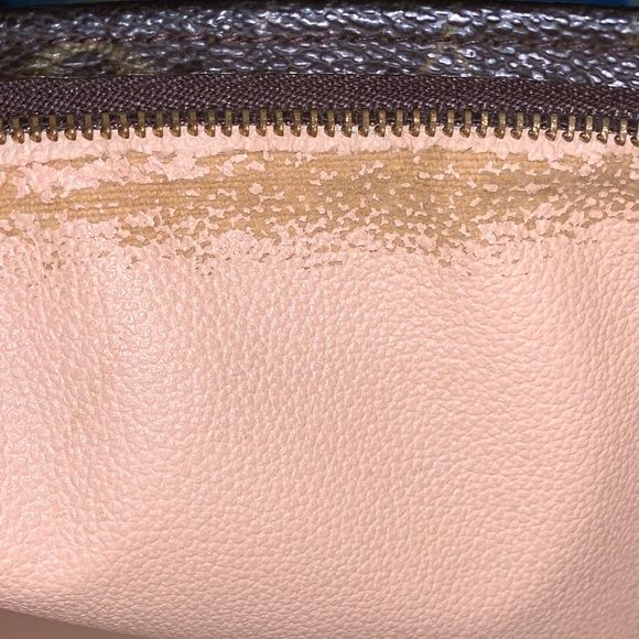 Louis VuittonMonogram CanvassToiletPouch 26 - Picture 16 of 16